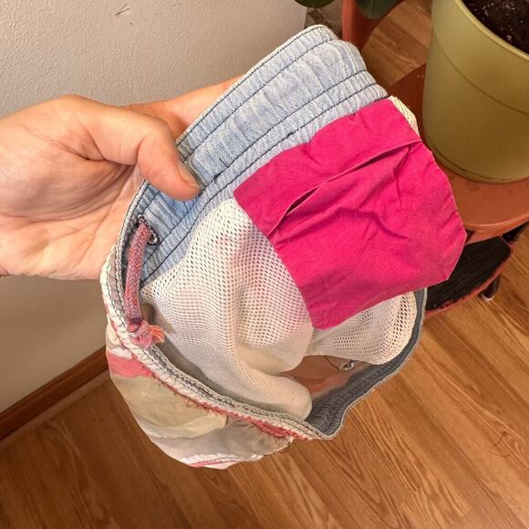 Vintage 1990s Gant Swim Trunks - Picture 11 of 11